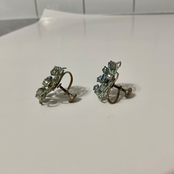 VTG Purplish Blue Rhinestone With Silver Tone Screw Back Earrings - Picture 6 of 6